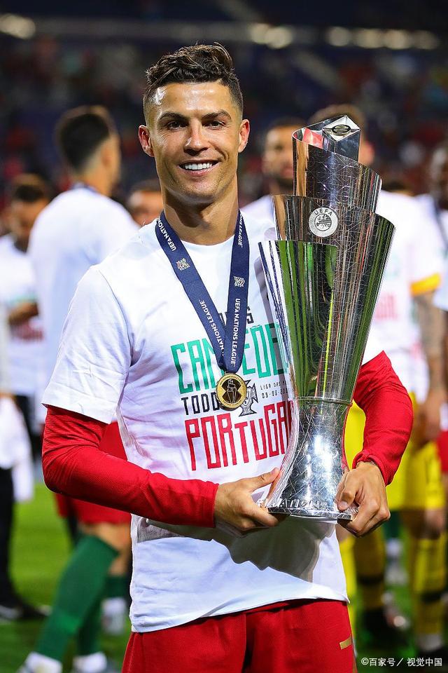 皇马完胜英格兰,C罗统治全场的简单介绍 皇马完胜英格兰,C罗统治全场的简单介绍