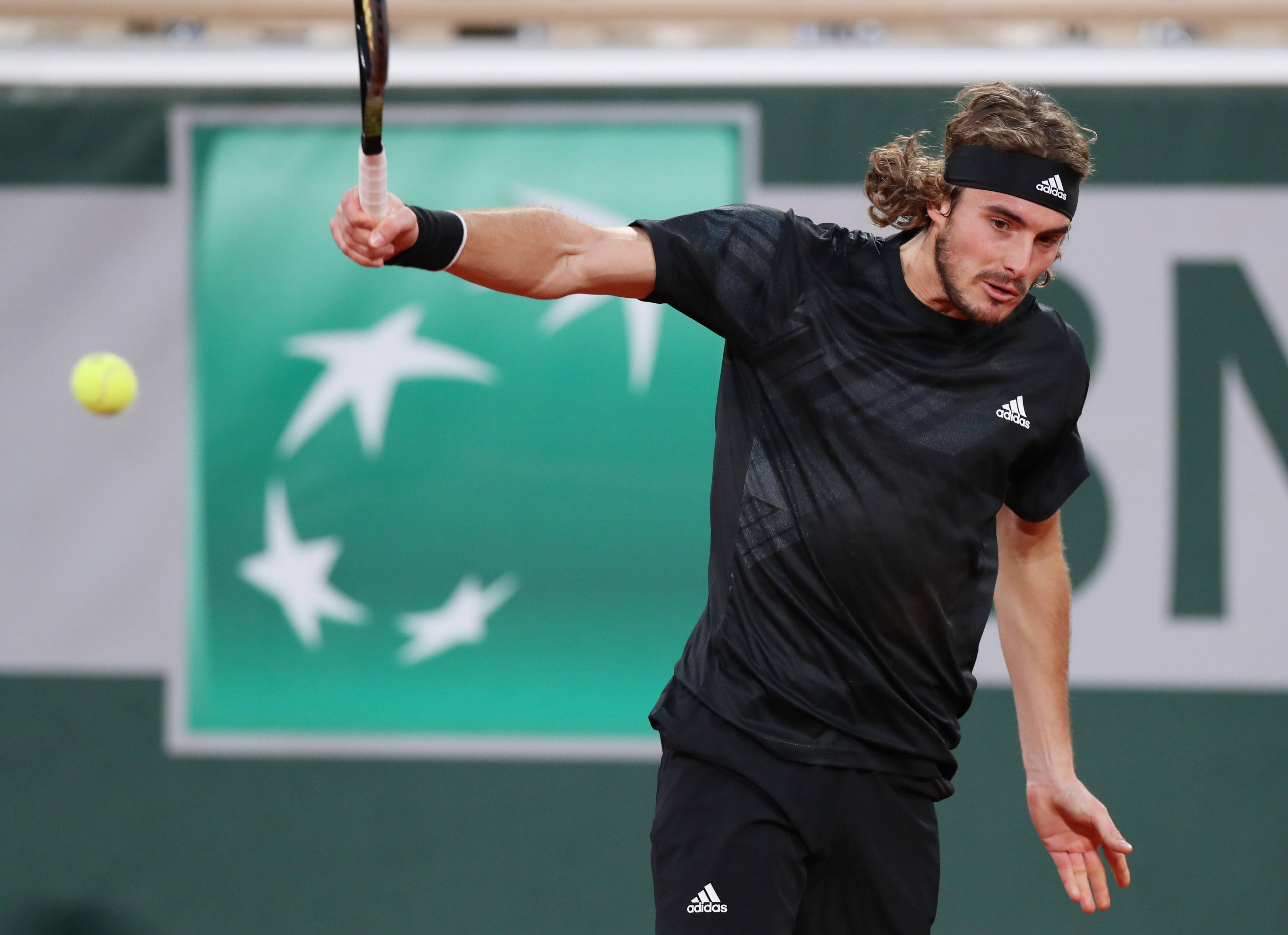 米兰体育app-包含欧洲网球队力克德国网球队，西西帕斯惊艳世界的词条