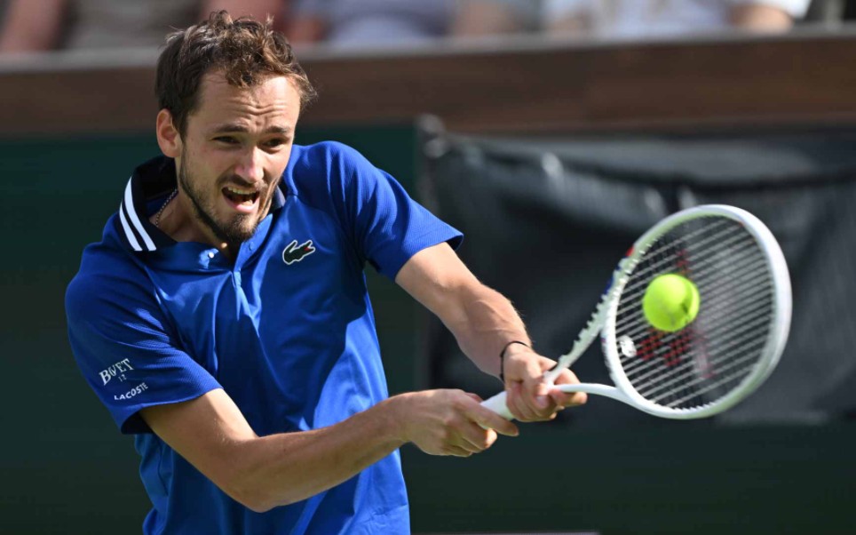 关于澳大利亚网球队完胜英国网球队,梅德韦杰夫统治全场的信息 关于澳大利亚网球队完胜英国网球队,梅德韦杰夫统治全场的信息