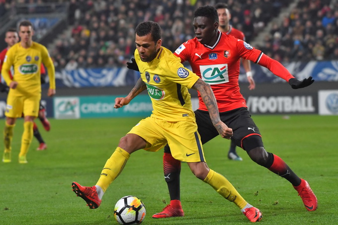 尼姆客场不敌雷恩,保级压力加大 尼姆客场不敌雷恩,保级压力加大