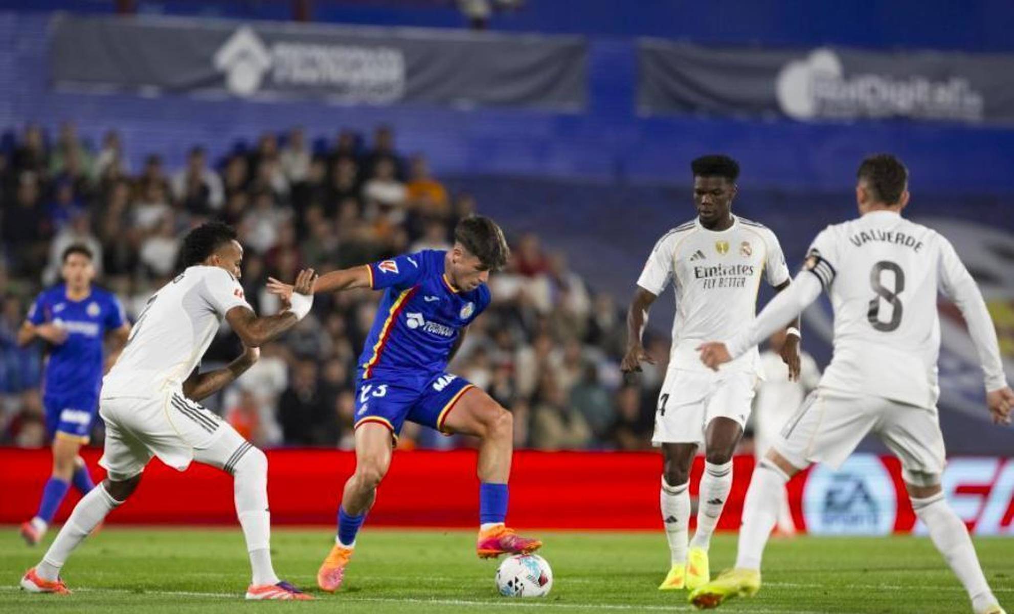 皇马战绩不佳，连败加剧危机的简单介绍