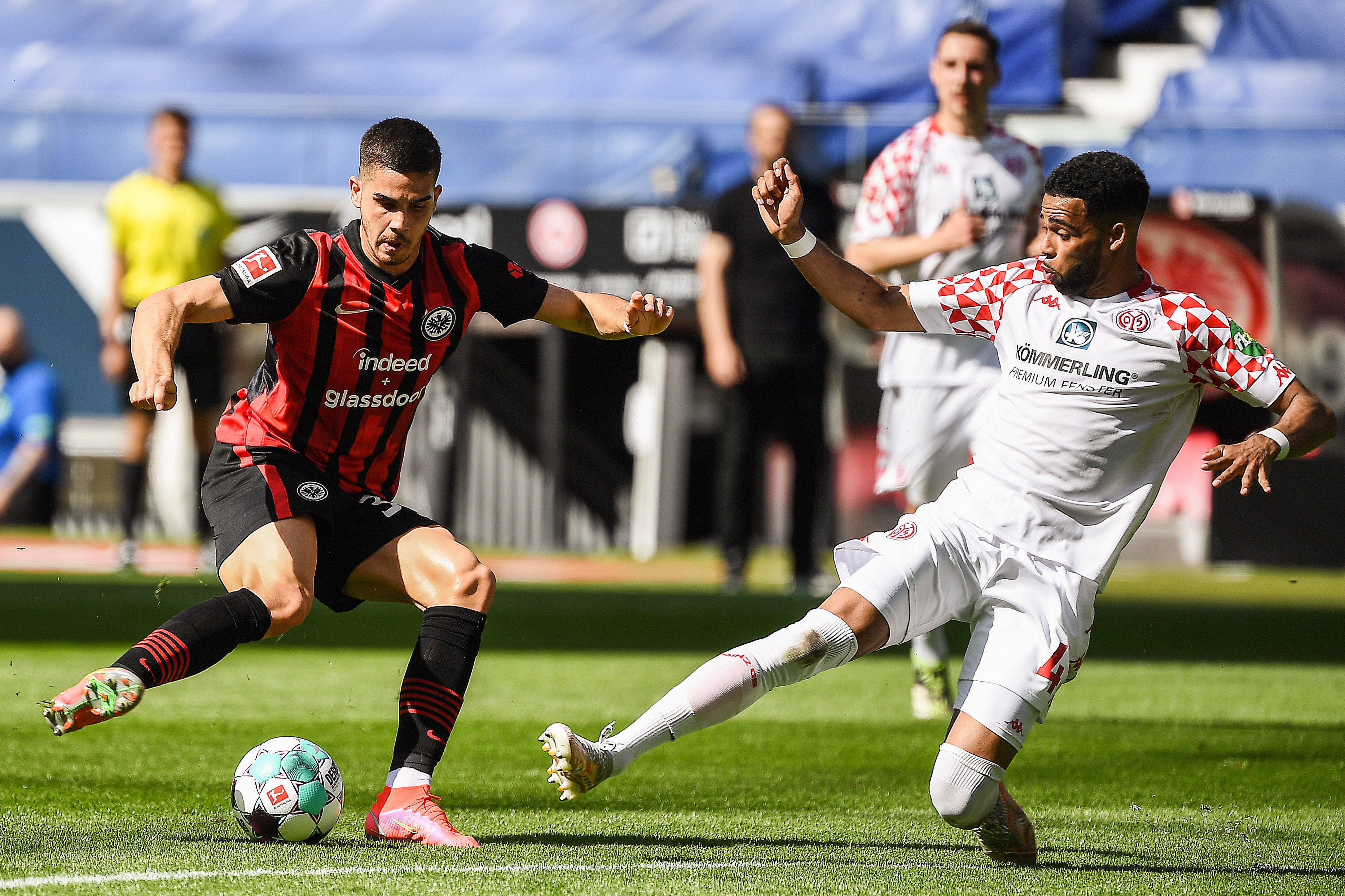 ac米兰下载-弗赖堡客场不敌对手，遭遇德甲连败的简单介绍