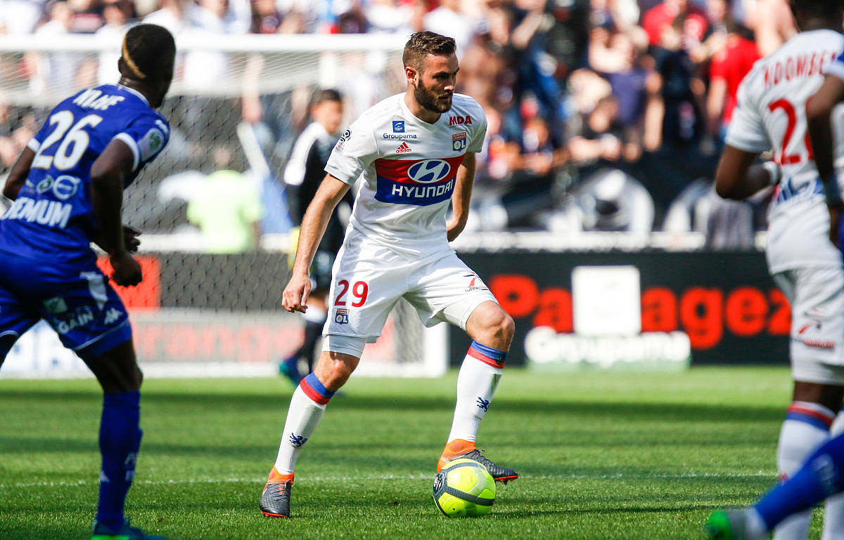 亚眠胜梅斯，取得保级关键三分的简单介绍