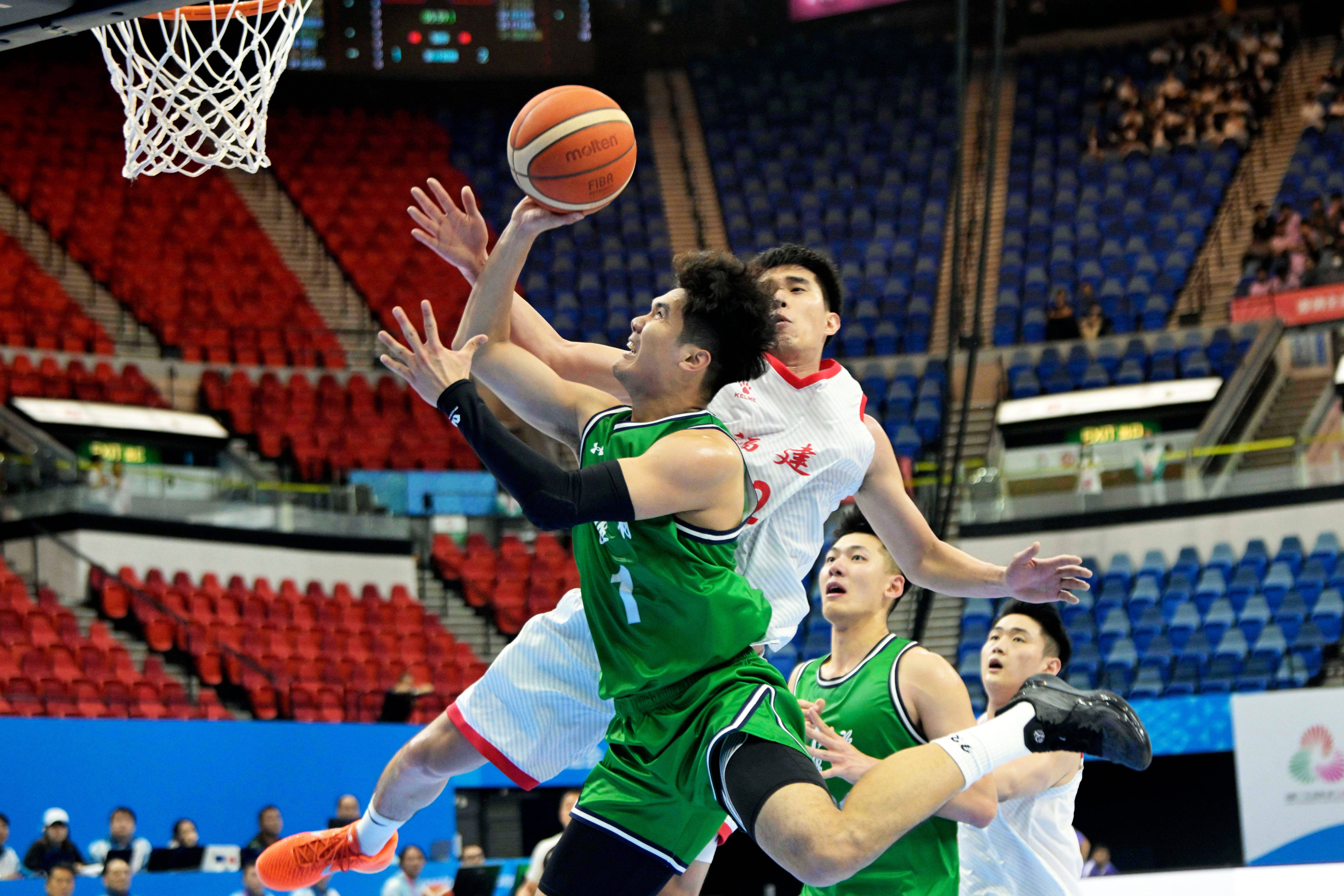 包含篮球联赛大战在近，各队备战如火如荼的词条