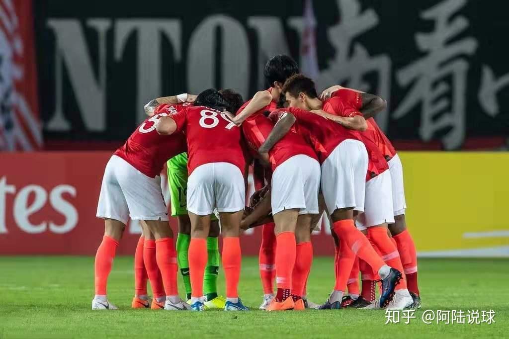 米兰体育官网-上港对阵恒大，双雄对决激情四溢的简单介绍