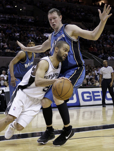 马刺击败奇才，经验老将帕克发挥稳定的简单介绍