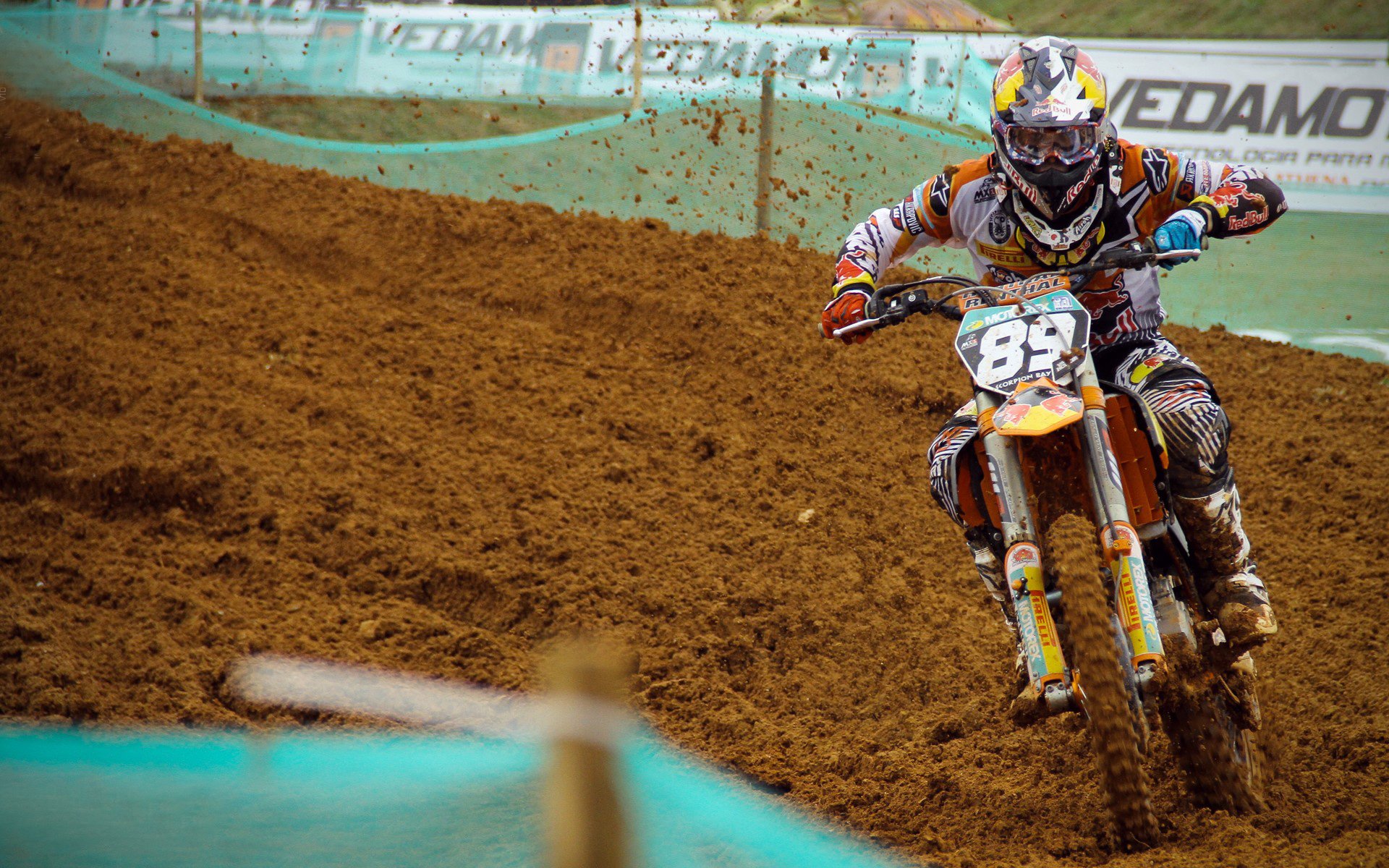 米兰体育官方网站-猛龙斩落热火，小贾伦打出生涯之夜，新星崛起的序章