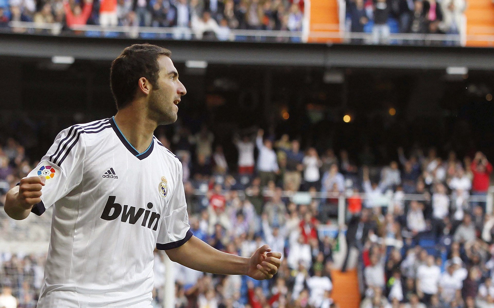 米兰登录入口-罗德里戈一锤定音！秘鲁国家队友谊赛力克比利亚雷亚尔，南美足球的战术启示